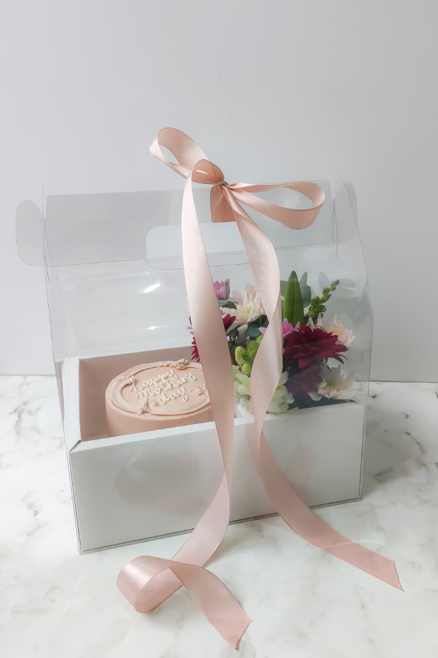 Mother’s Day Mini Cake & Flowers